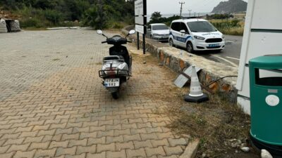 Antalya’da motosiklet kazasında 2 kişi yaralandı