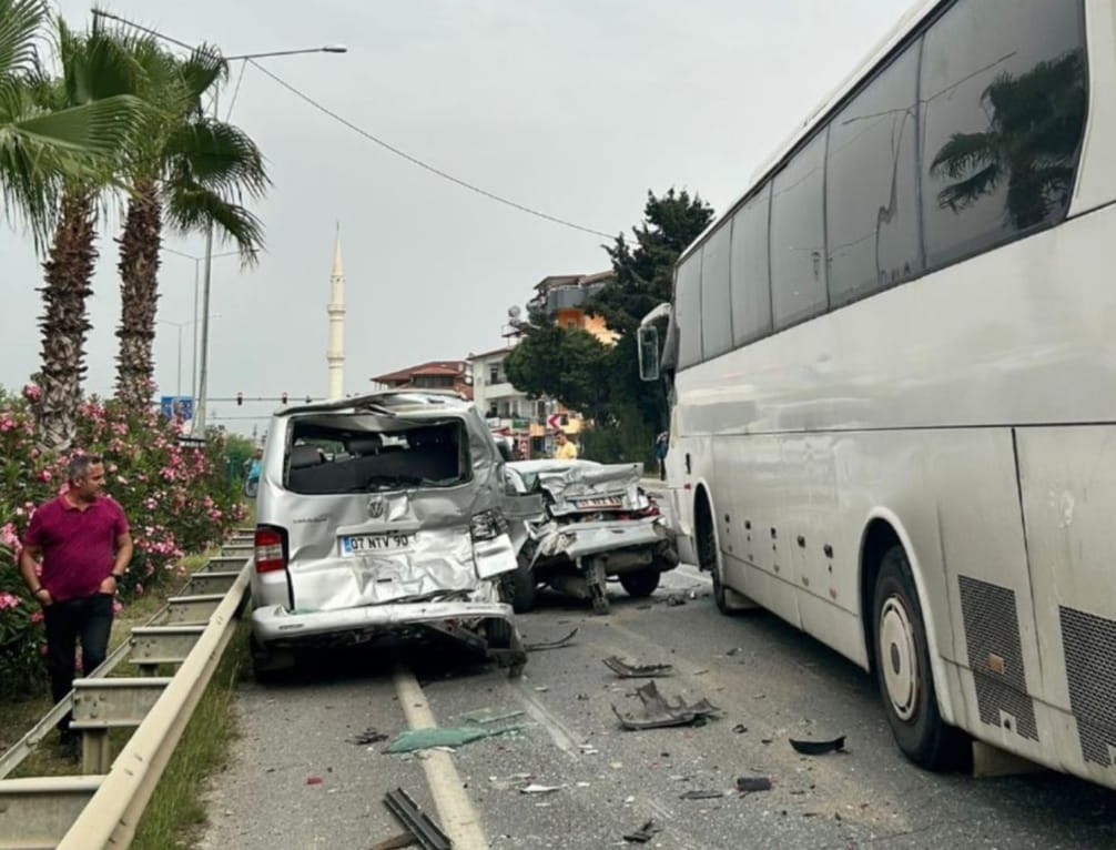 4 araçlı zincirleme kaza