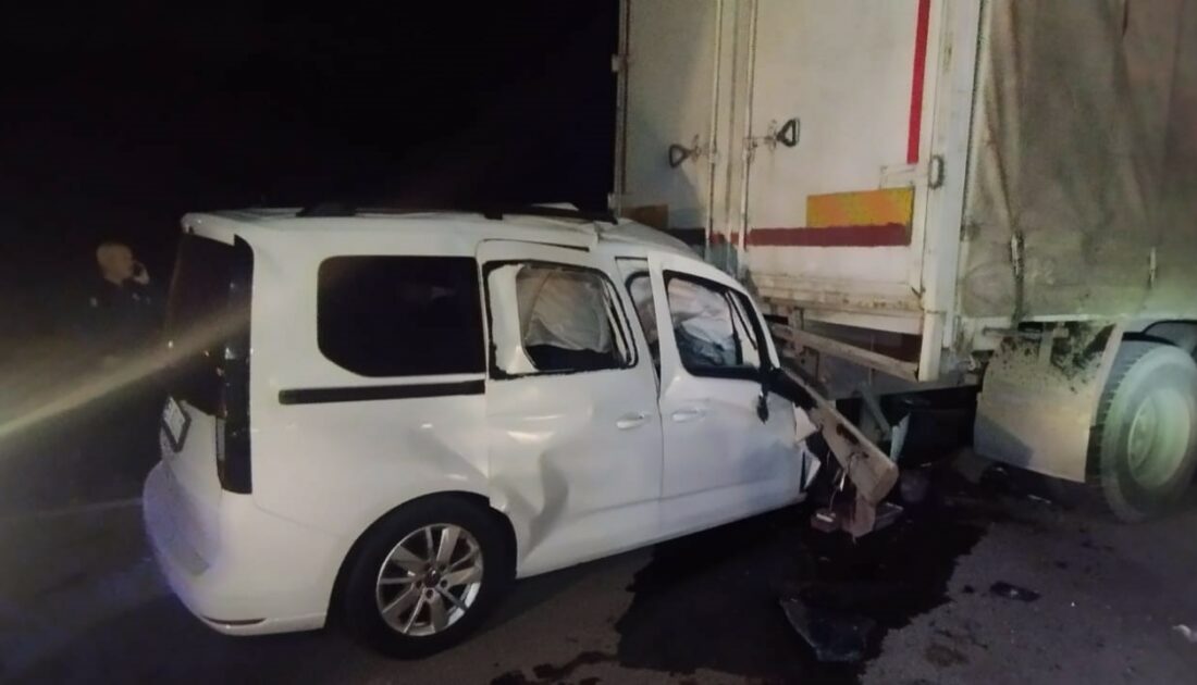 Tekirdağ’da araç kamyonun altına girdi: 1 ölü