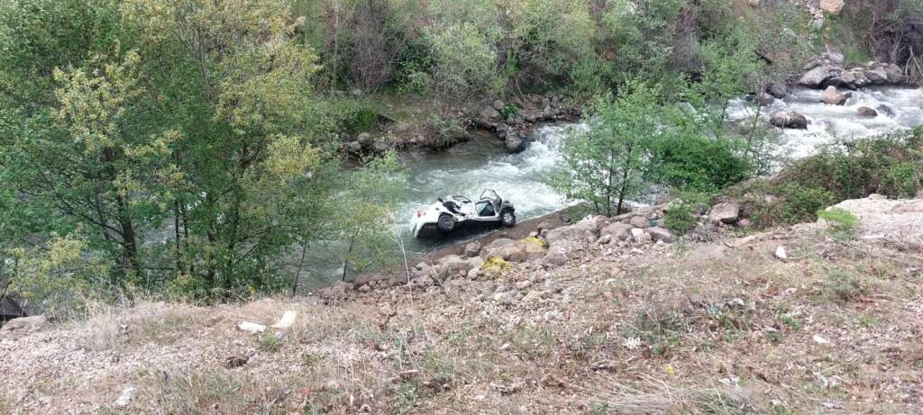 Çifti trafik kazası ayırdı