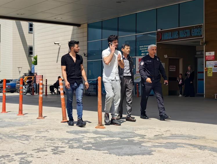 Bursa’da kendilerini dolandıran şahsı darp ettiler