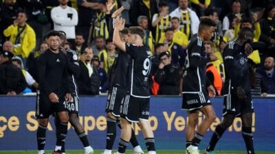 Beşiktaş, bu sezon 4 derbide 3 kırmızı kart gördü