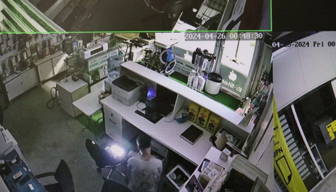 İş merkezinde hırsızlık yapan şahıs yakalandı İş merkezinde hırsızlık yapan şahıs yakalandı