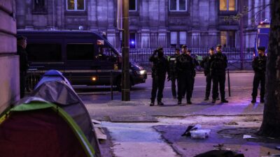 Paris’te olimpiyatlar öncesi mülteci kampı tahliye edildi