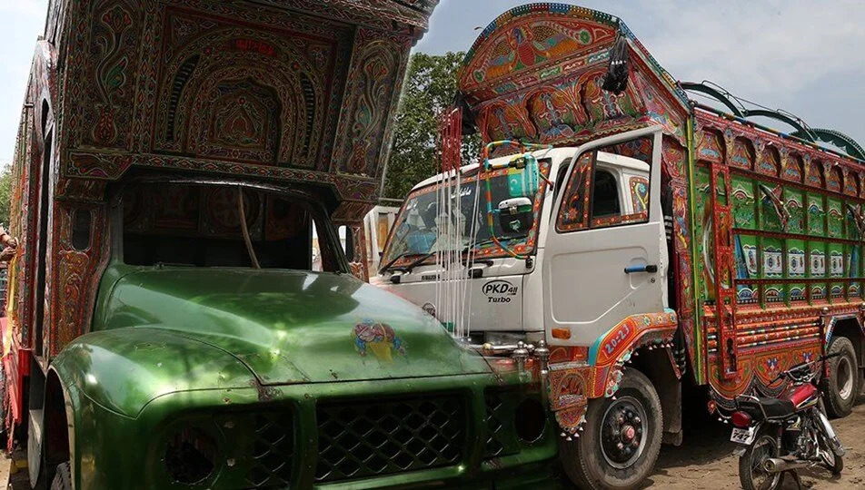 Yolcu otobüsü, tanker ve kamyonet birbirine girdi: 8 ölü