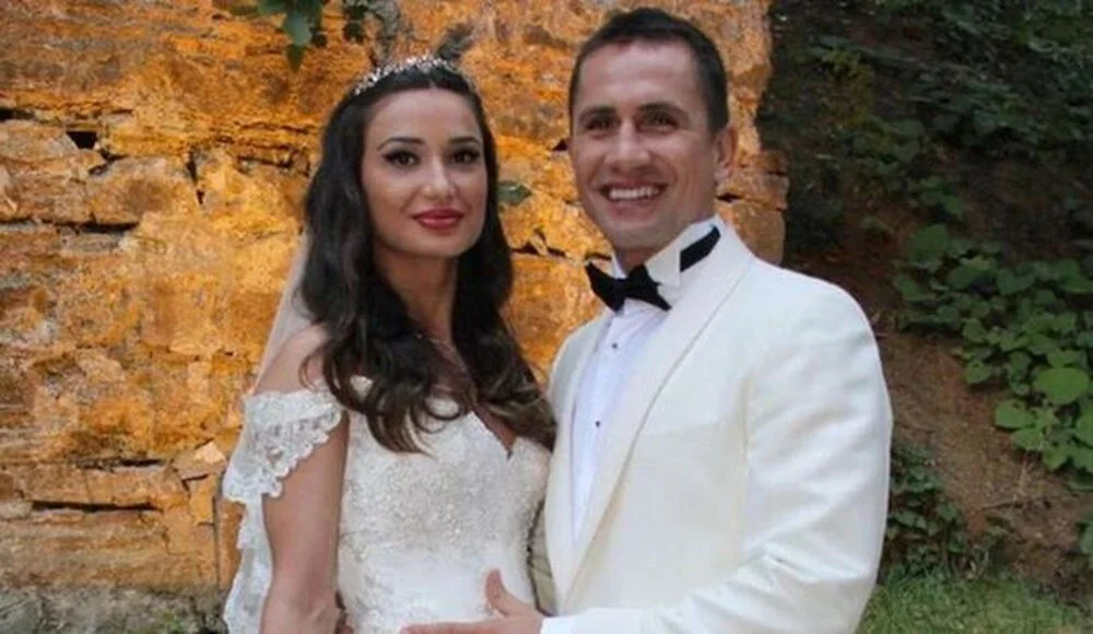 Ünlü futbolcu Emre Aşık’ın eski eşi Yağmur Sarnıç’tan intihar girişimi sonrası açıklama