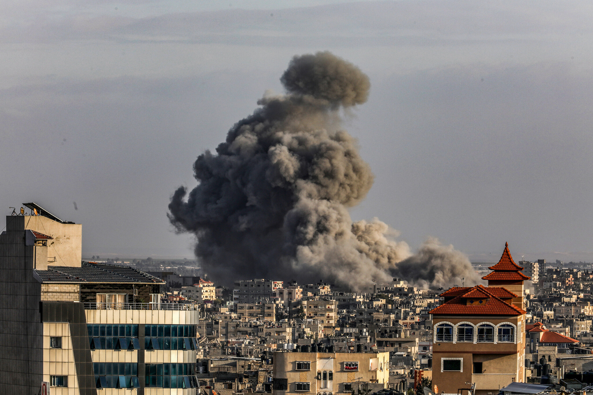 İsrail, Gazze Şeridi’nin merkezine yeni saldırı başlattı