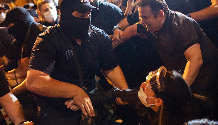 Gürcistan’da yasa tasarısı protestosu: Polisten sert müdahale
