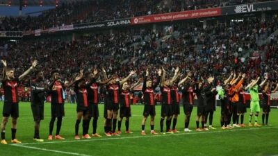 Bayer Leverkusen Bundesliga tarihine geçmek istiyor