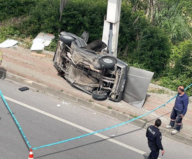 Bursa’da feci kaza! Hurdaya dönen araçtan sağ çıktılar