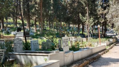 Mudanya Mezarlığının bakımsız haline tepki geldi