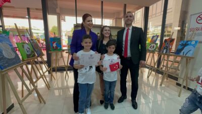 Bursa’da yetenekli ikizlerden resim sergisi