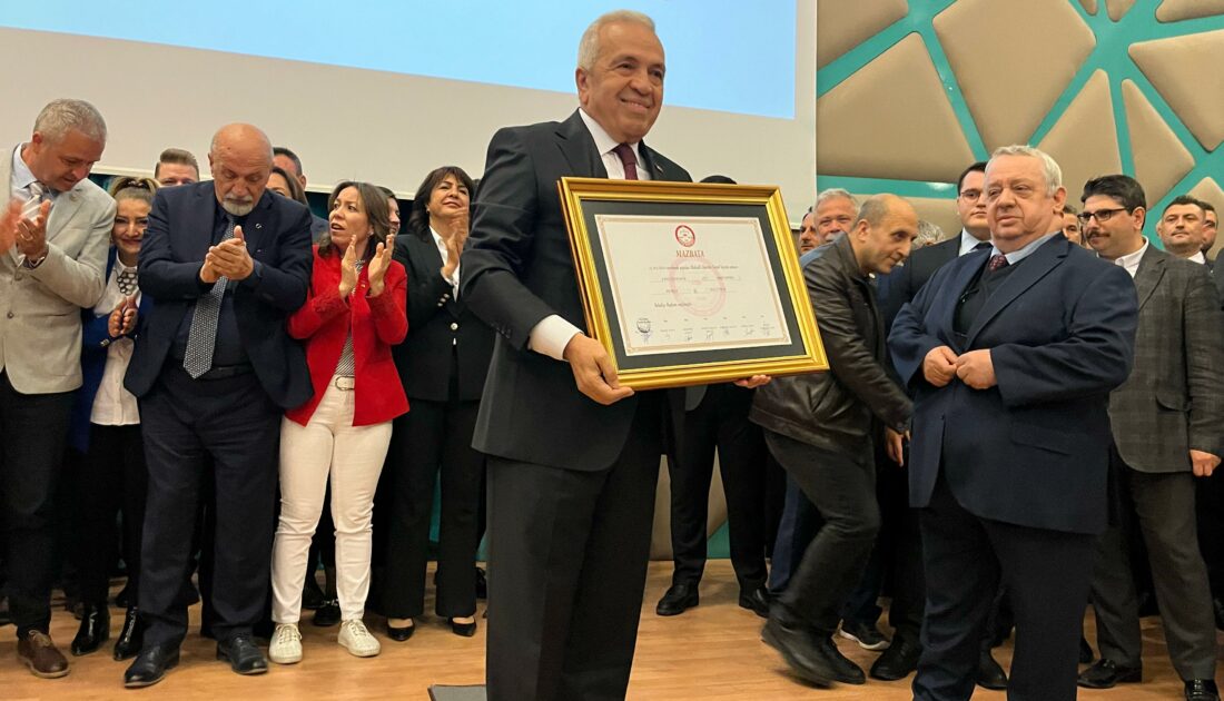 Nilüfer’de Özdemir, mazbatasını aldı