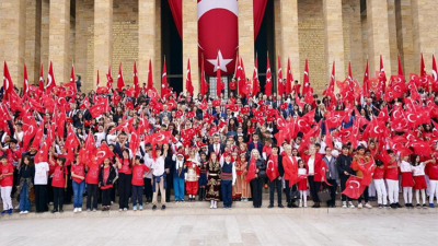 23 Nisan’da Anıtkabir’i 100 bini aşkın kişi ziyaret etti