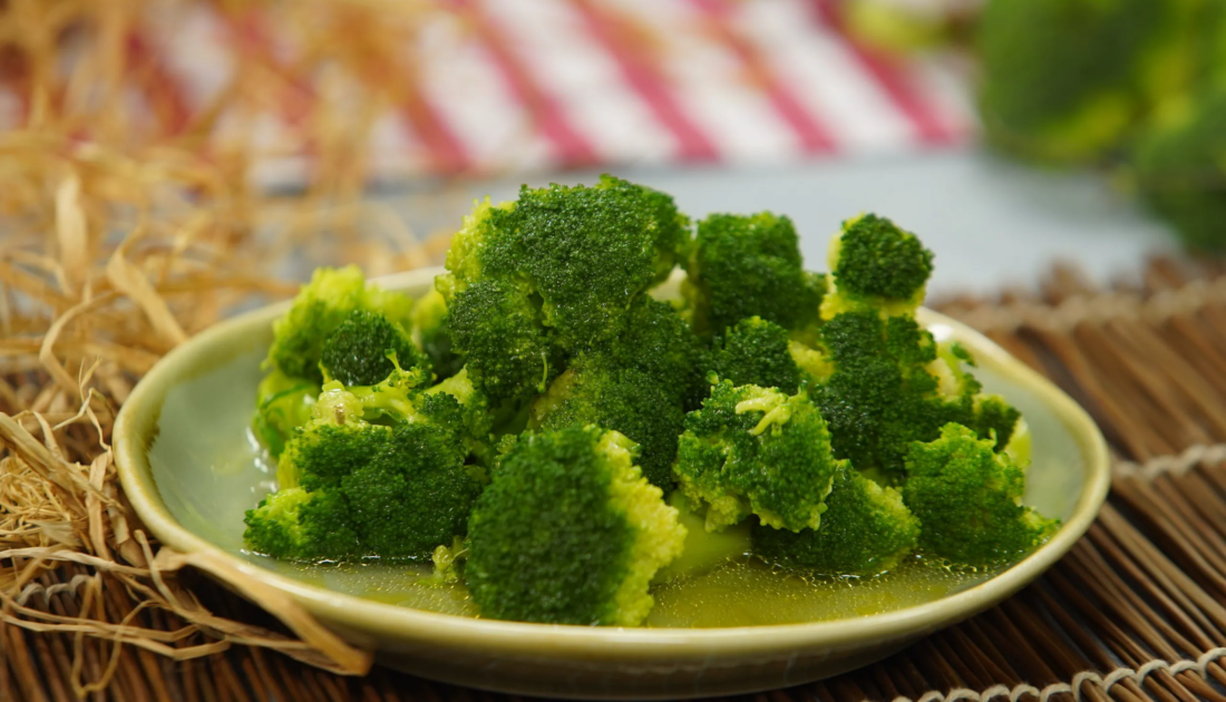 Diyet listesinin yıldızı: Brokoli salatası