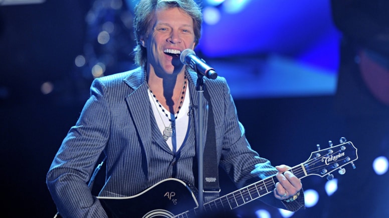 Müzik dünyasının efsane ismi Jon Bon Jovi’den hayranlarını üzen haber