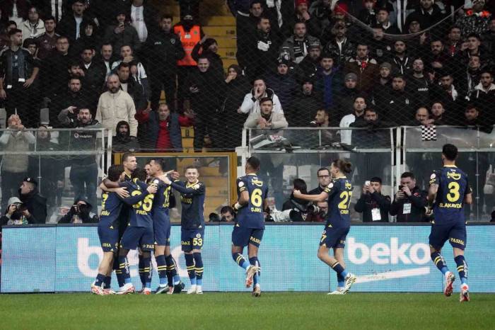 Trendyol Süper Lig: Fenerbahçe: 1 – Beşiktaş: 0 (İlk yarı)