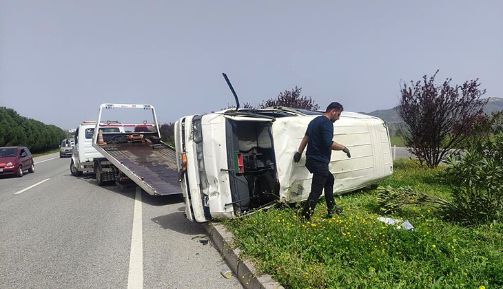 Kontrolden çıkan minibüs takla attı