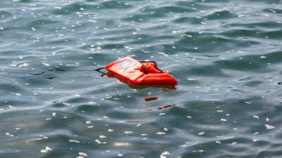 Manş Denizi’ni geçmeye çalışan göçmen teknesinde facia: 5 ölü