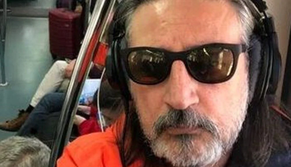 Şarkıcı Çelik Marmaray’da Şarkıcı Çelik Marmaray’da