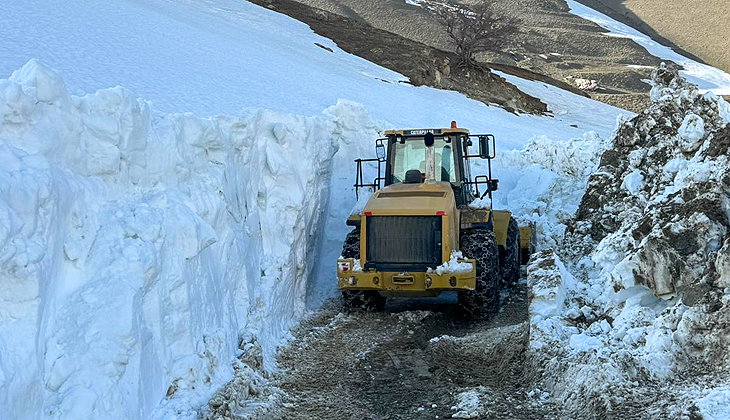 Kar nedeniyle 5 aydır kapalı olan yol ulaşıma açıldı