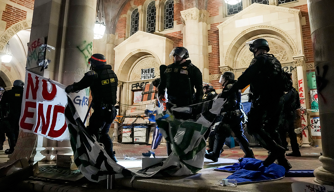 California Üniversitesi’ndeki Filistin’e destek gösterisine polis baskını: 132 gözaltı
