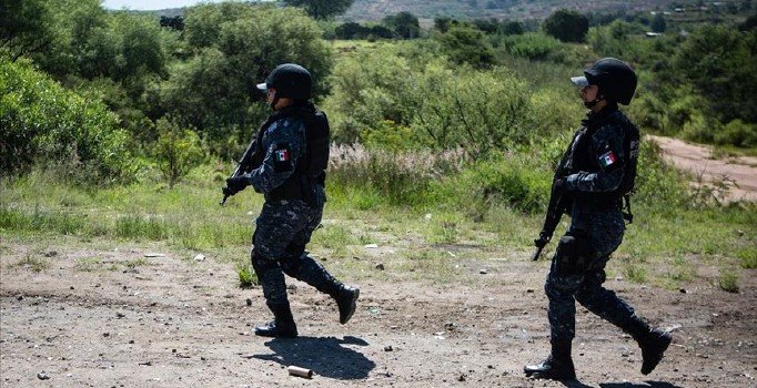 Meksika’da kayıp sörfçüler silahla vurulmuş halde ölü bulundu