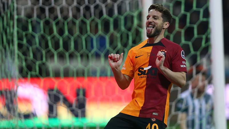 Galatasaray, Dries Mertens ile 1 yıllık sözleşme imzalayacak