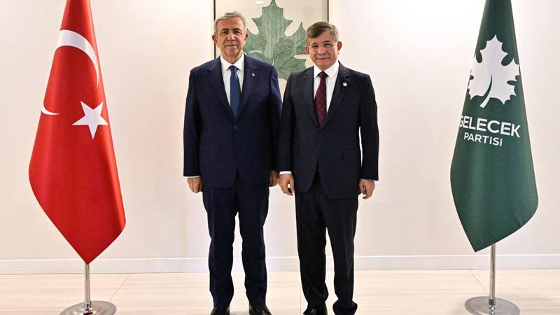Mansur Yavaş’tan Ahmet Davutoğlu’na teşekkür ziyareti Mansur Yavaş’tan Ahmet Davutoğlu’na teşekkür ziyareti
