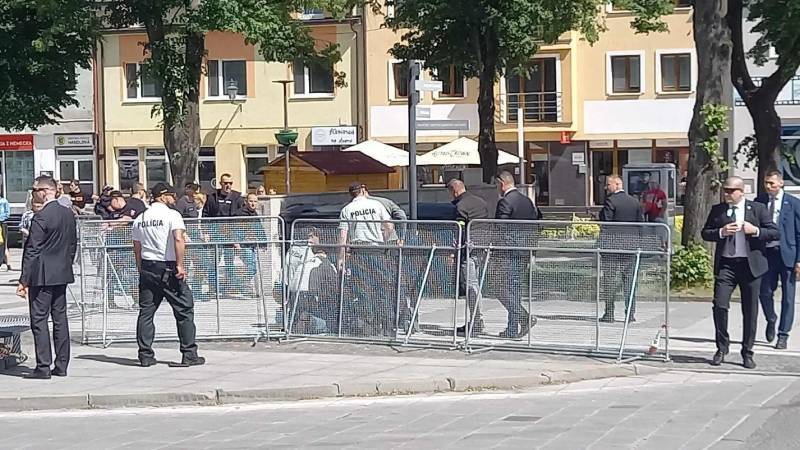 Slovakya Başbakanı Robert Fico’ya silahlı saldırı!