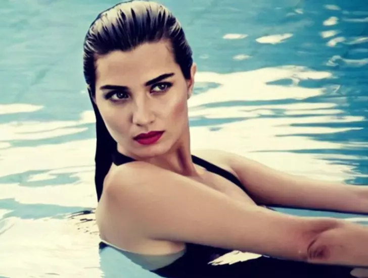 Tuba Büyüküstün’ün tarzı hiç beğenilmedi!