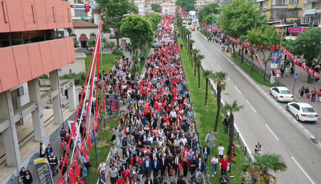 Bursa’da 19 Mayıs coşkusu caddelere sığmadı