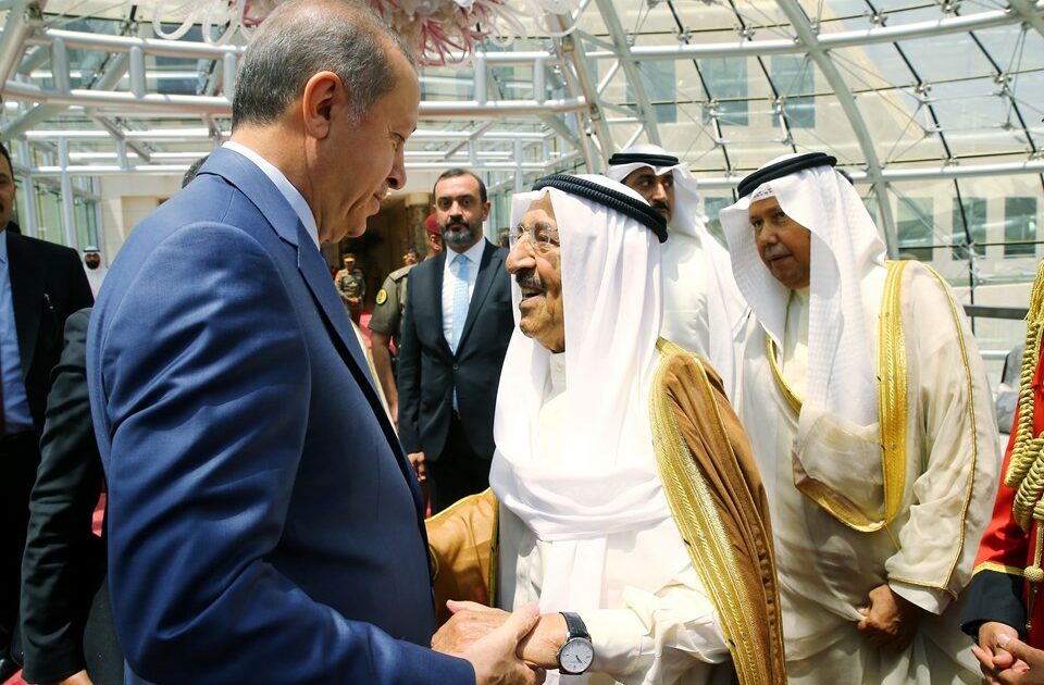 Cumhurbaşkanı Erdoğan Kuveyt Emiri’ni karşılıyor