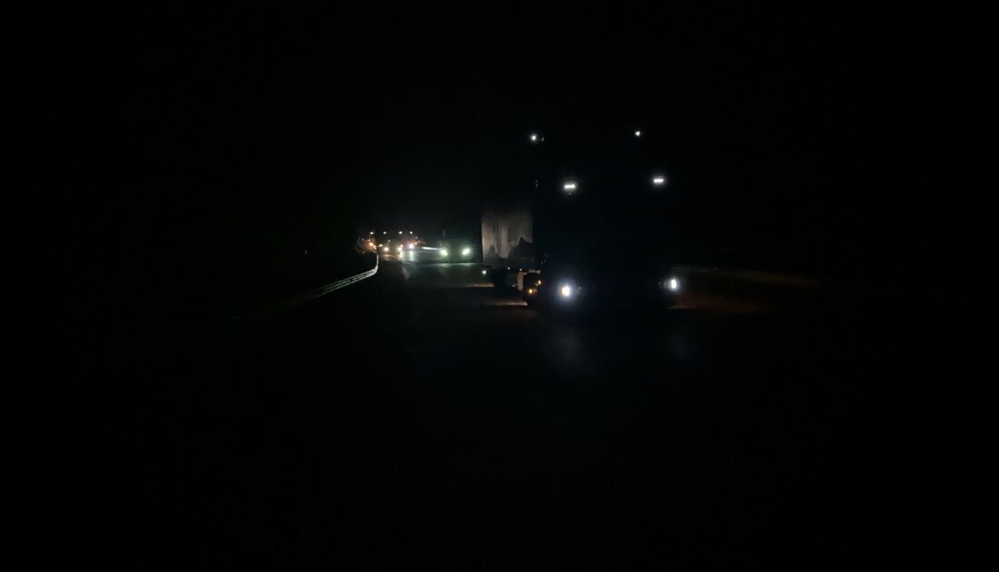 LPG tankeri devrildi, yol çift taraflı trafiğe kapatıldı