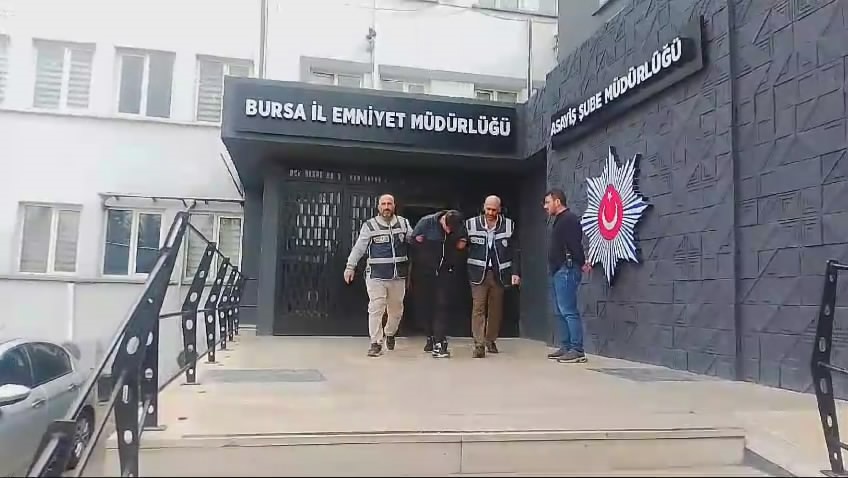 Bursa’da polis ekiplerinden asırlık operasyon… 98 yıl hapis cezasıyla aranıyordu