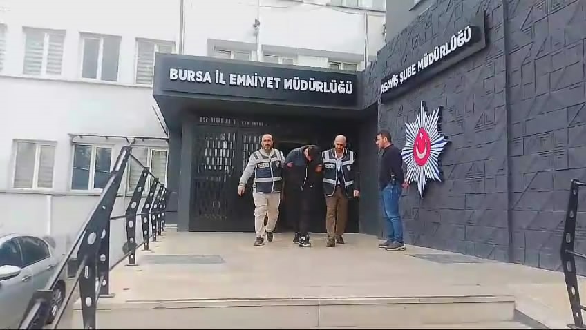 Bursa’da polis ekiplerinden asırlık operasyon… 98 yıl hapis cezasıyla aranıyordu