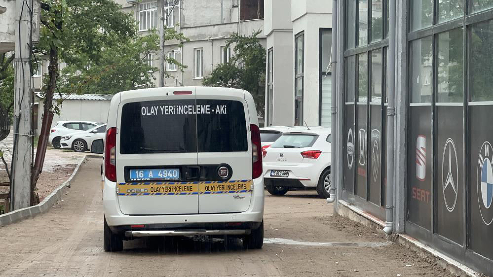Bursa’da alacak verecek kavgası! Silahla vuruldu…