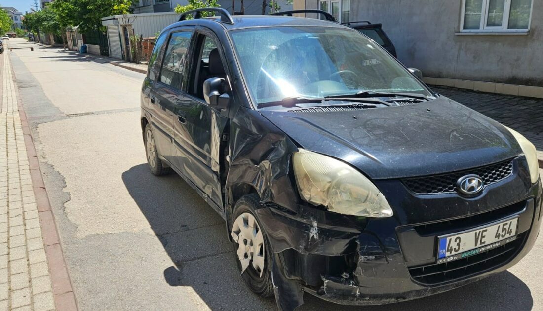 Bursa’da cip ile motosiklet çarpıştı: 3 yaralı