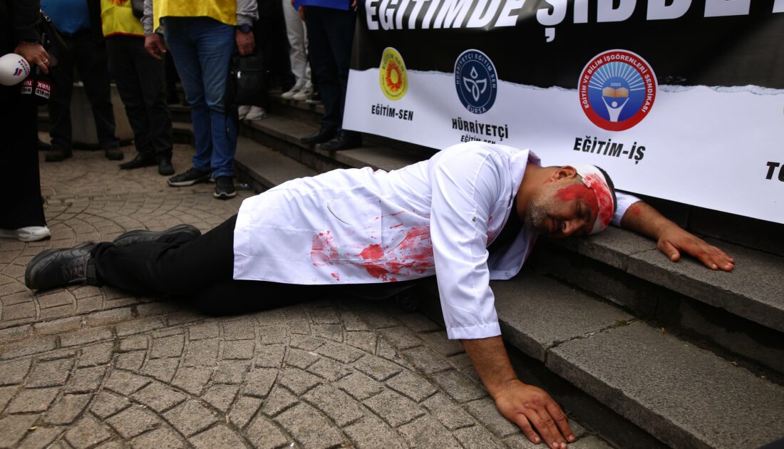 Bursa’da binlerce öğretmen eğitimde şiddet için sokaklarda!