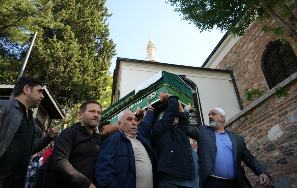 Ayasofya için yargı yolunu açmıştı: Bursa’da son yolculuğuna uğurlandı