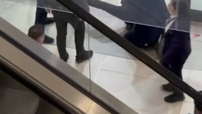 Bursa’da hastanede kendine jiletle zarar verdi, güvenlikler son anda yetişti