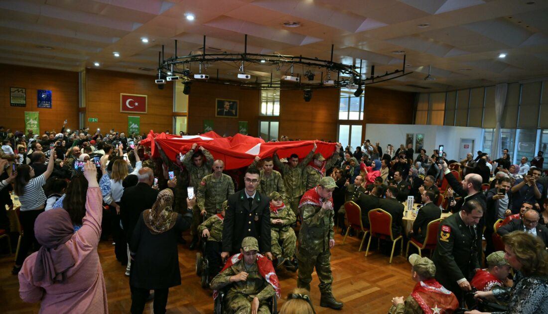 Bursa’da kınalı kuzular için asker eğlencesi