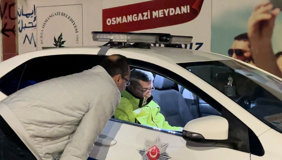 Bursa’da ilginç anlar: Polis ile pazarlık yapmaya kalktı!