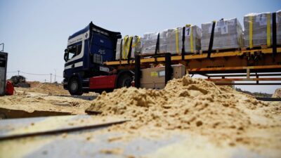 Gazze açıklarındaki geçici iskeleden 569 ton yardım ulaştırıldı