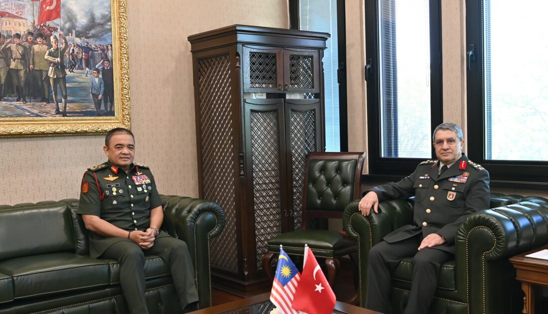 Orgeneral Bayraktaroğlu, Malezyalı mevkidaşını ağırladı Orgeneral Bayraktaroğlu, Malezyalı mevkidaşını ağırladı