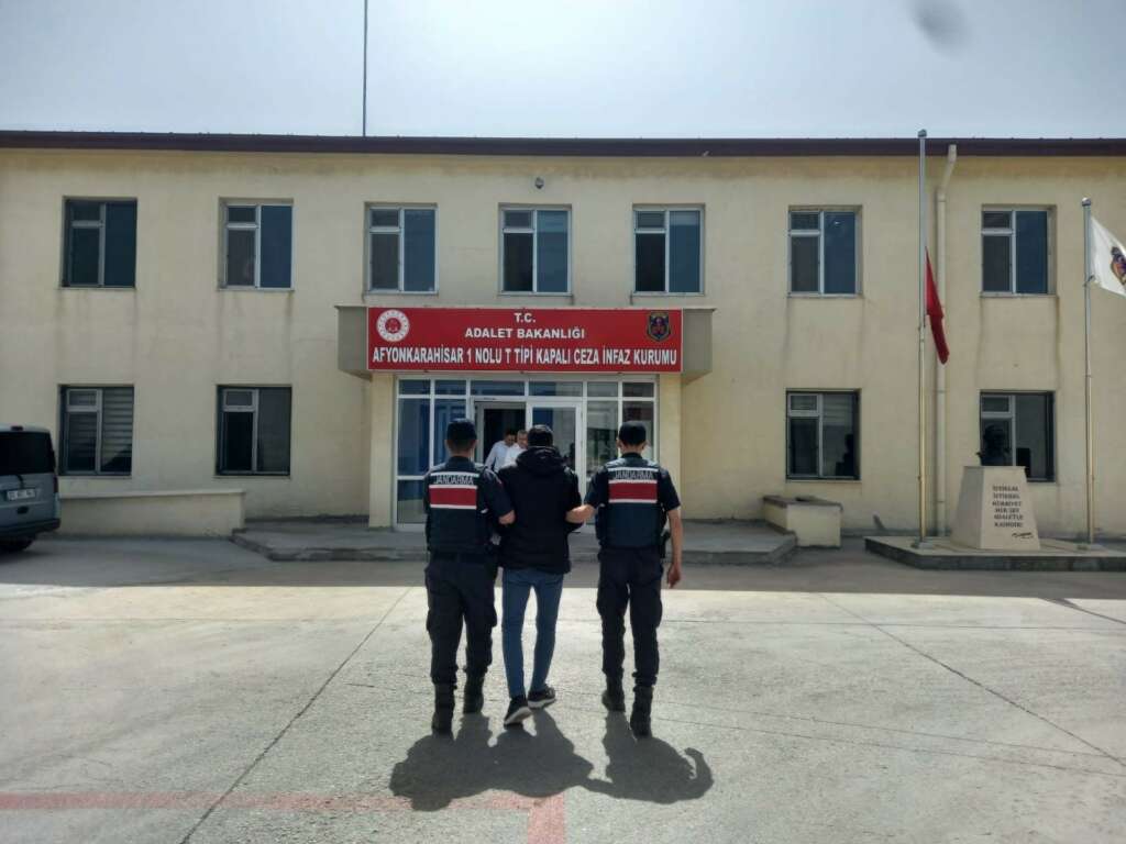 Yıllarca hapis cezası ile aranan şahsı jandarma yakaladı