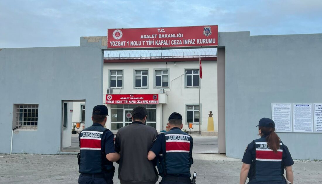 Otomobilin multimedya bölümünden uyuşturucu çıktı