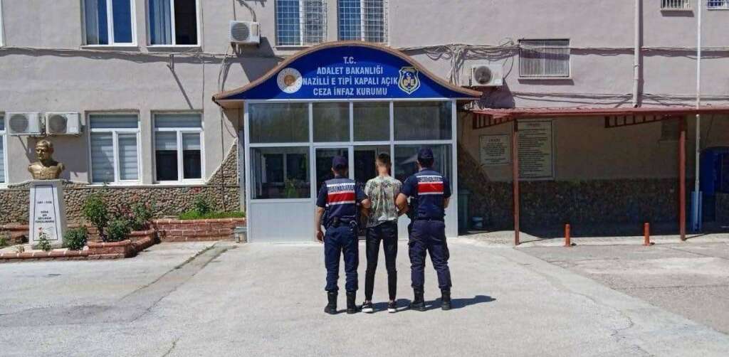 32 aranan şahıs jandarmadan kaçamadı