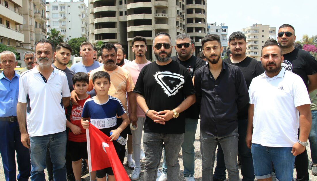 Mersin’de son zamanlarda taksicilere yönelik saldırılar protesto edildi