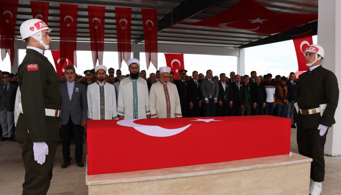 Iğdırlı Pençe-Kilit şehidine gözyaşlarıyla veda